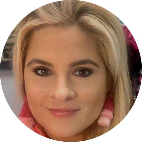 Liz of GlitterStaz round